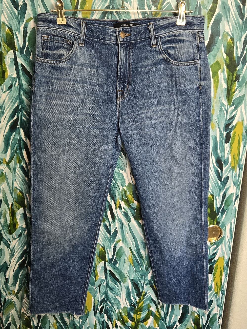 J Brand "Johnny" Mid-Rise Boy Fit Jeans in Mimic Wash - Size 28